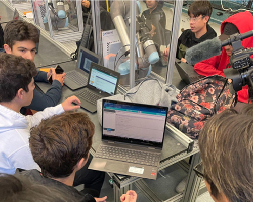 AP Computer Science Principles Students showcasing their prototype apps.